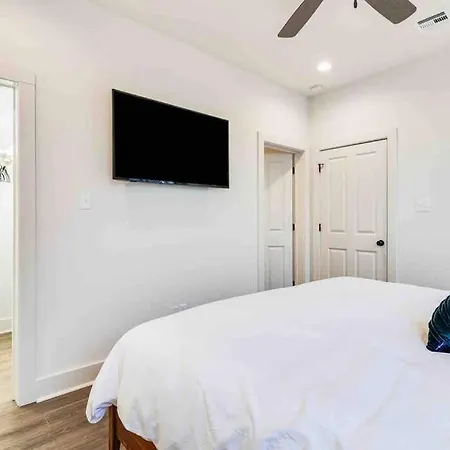 Pelican House*King Bed*Fast Wifi*Book Now